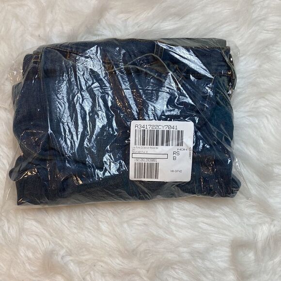 Lisa Rinna Collection Medium Wash Angled Hem Jeans - Picture 4 of 8